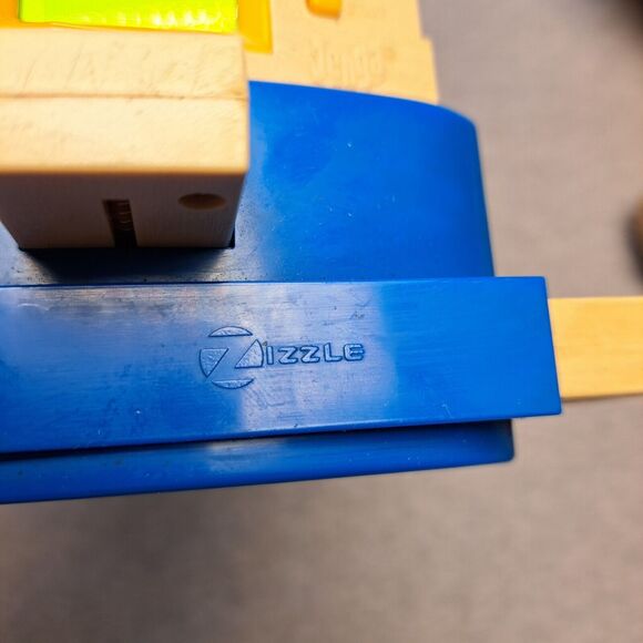 JENGA ELECTRONIC HANDHELD GAME 2008 ZIZZLE TRAVEL PACKABLE FUN TESTED AND WORKS - Picture 6 of 7